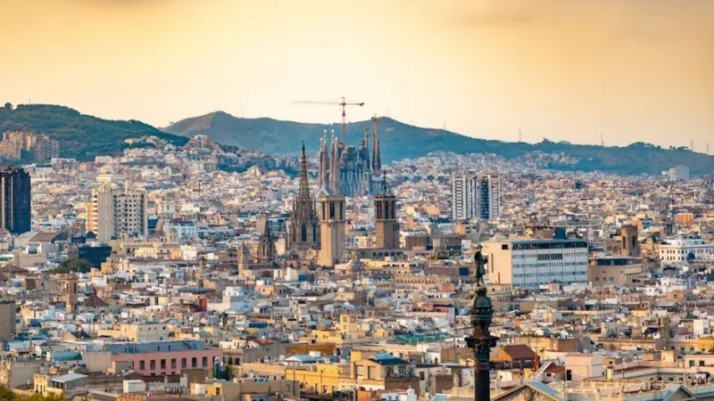 Barcelona: Donde la Arquitectura Toca el Mar